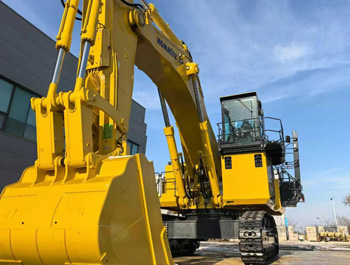 Used Komatsu Excavator 2000